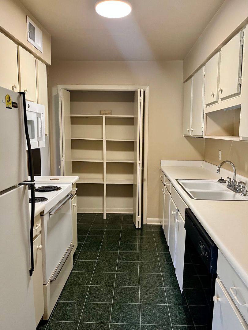 Condo for rent at 1701 Lobdell Ave #66, Baton Rouge, LA 70806