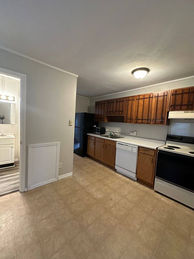 Apartment for rent at 918-920 N 6th St, Lafayette, IN 47904