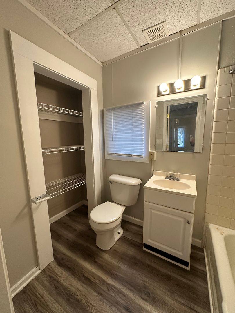 Apartment for rent at 918-920 N 6th St, Lafayette, IN 47904