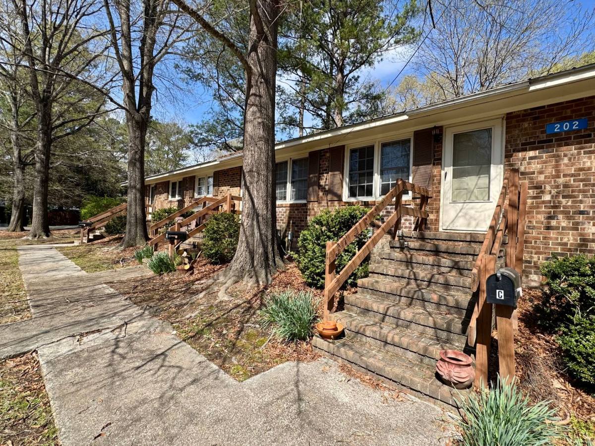 Apartment for rent at 202 W Poplar Ave, Carrboro, NC 27510