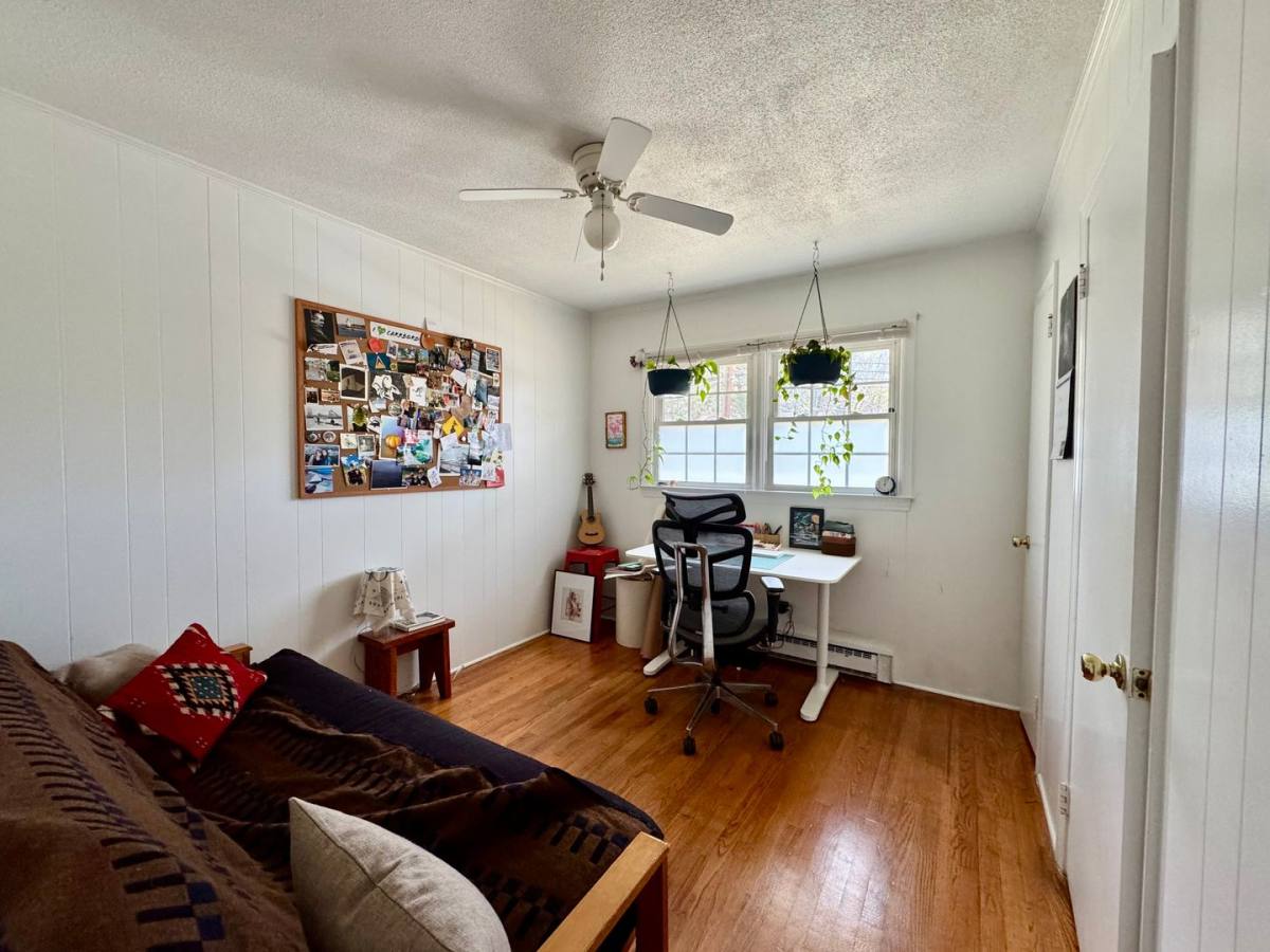 Apartment for rent at 202 W Poplar Ave, Carrboro, NC 27510