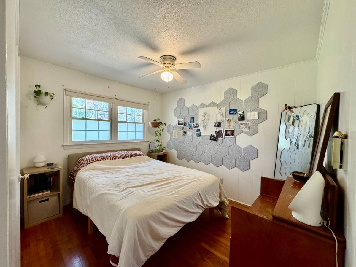 Apartment for rent at 202 W Poplar Ave, Carrboro, NC 27510