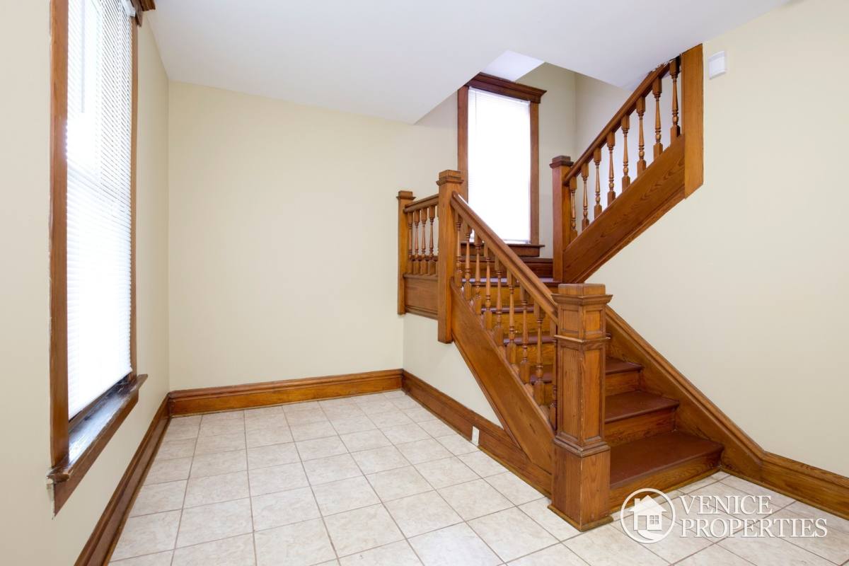 House for rent at 1641 N 4th St, Columbus, OH 43201