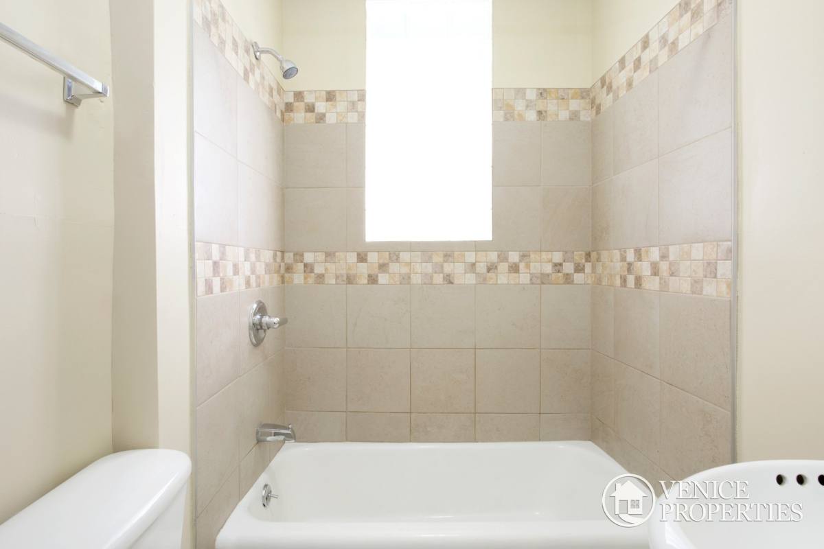House for rent at 1641 N 4th St, Columbus, OH 43201