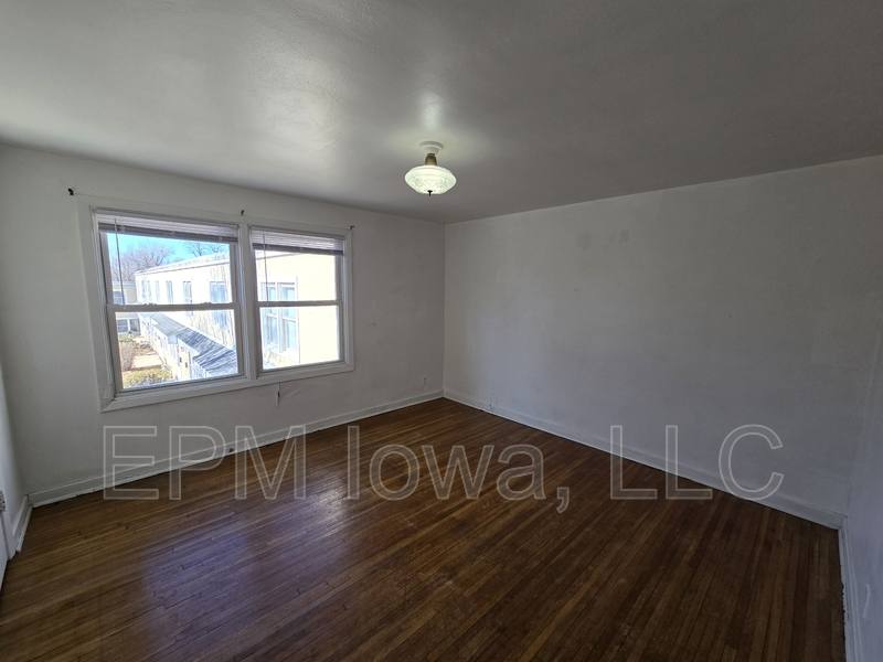 Apartment for rent at 235 Madison St, Waterloo, IA 50703