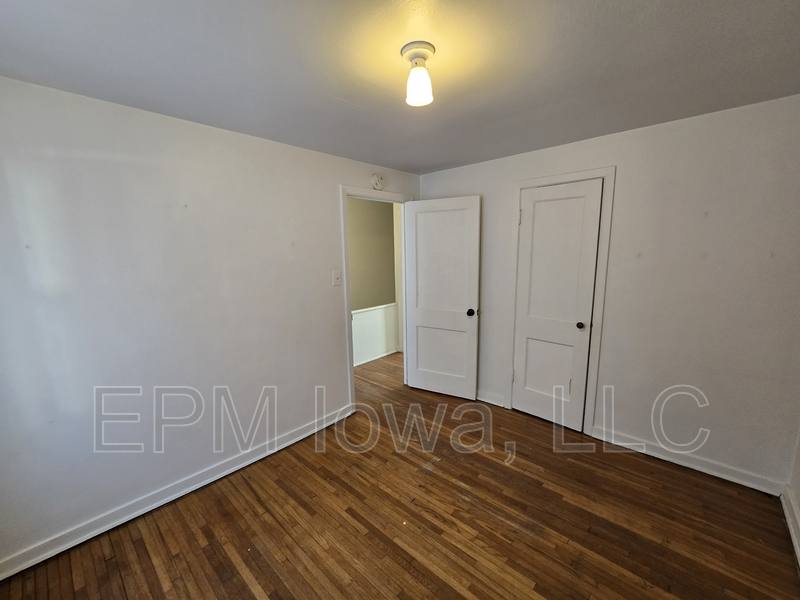 Apartment for rent at 235 Madison St, Waterloo, IA 50703