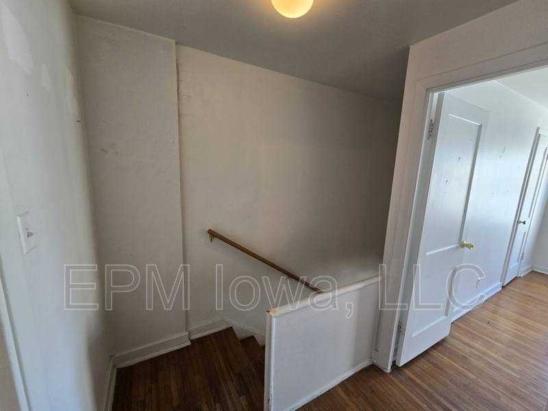 Apartment for rent at 235 Madison St, Waterloo, IA 50703