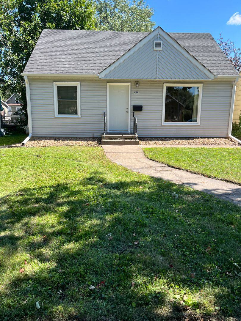 Apartment for rent at 868 20th Ave SE, Minneapolis, MN 55414