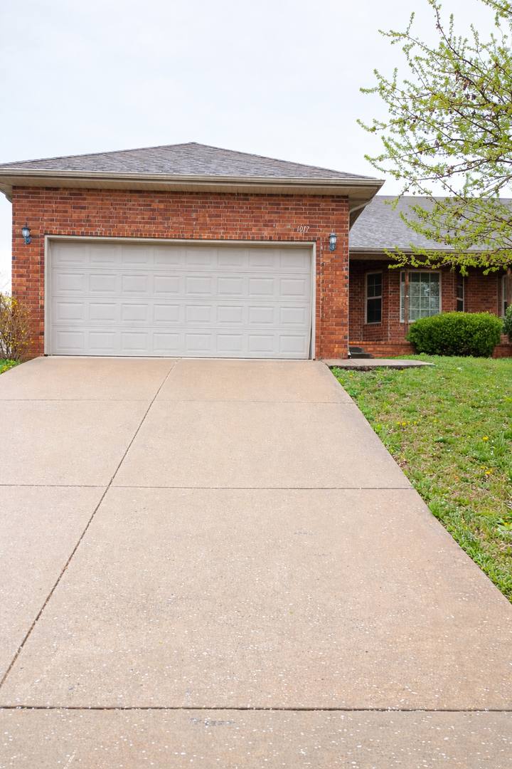 House for rent at 1017 N 26th St, Ozark, MO 65721