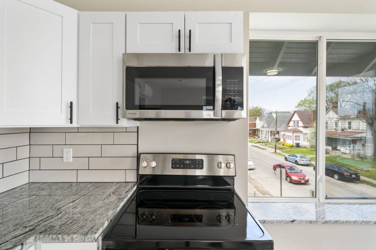 Apartment for rent at 741 Sullivant Ave, Columbus, OH 43222