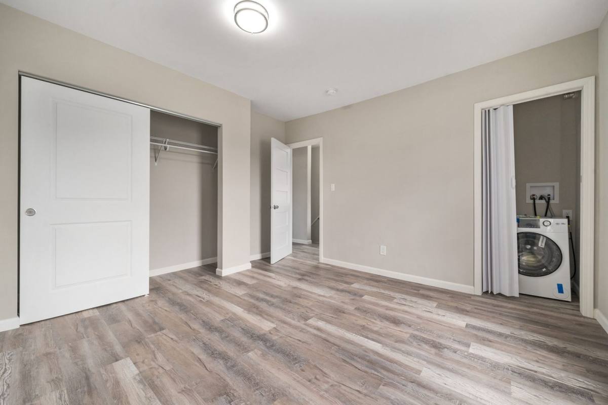 Apartment for rent at 741 Sullivant Ave, Columbus, OH 43222