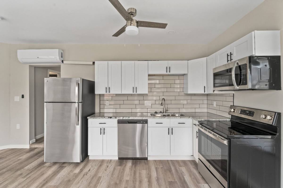Apartment for rent at 741 Sullivant Ave, Columbus, OH 43222