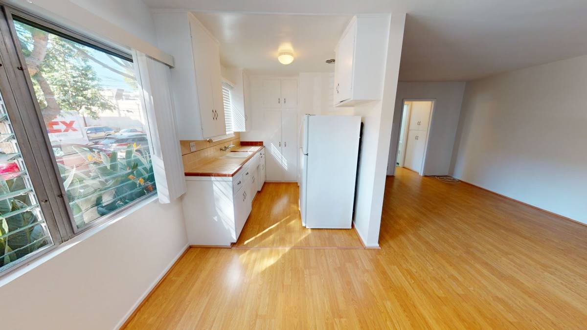 Apartment for rent at 1042 N Stanley Ave, Los Angeles, CA 90046