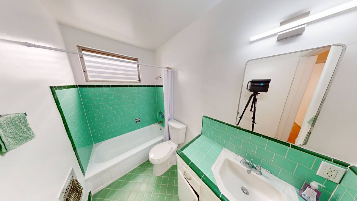 Apartment for rent at 1042 N Stanley Ave, Los Angeles, CA 90046