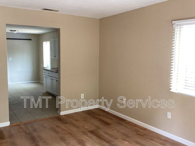 House for rent at 4116 W Nichols Ave, Sacramento, CA 95820