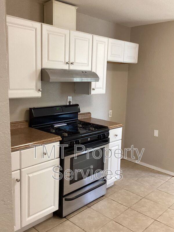 House for rent at 4116 W Nichols Ave, Sacramento, CA 95820