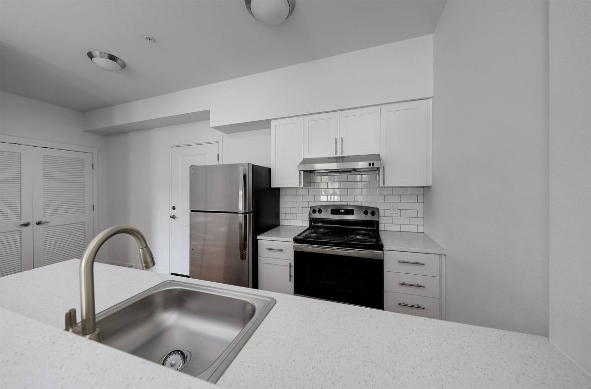 Apartment for rent at 7550 N Lombard St, Portland, OR 97203