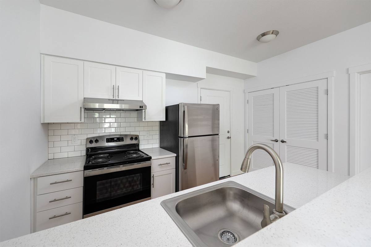 Apartment for rent at 7550 N Lombard St, Portland, OR 97203