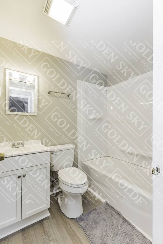 Apartment for rent at 709 S Hutchinson Ave #1, Muncie, IN 47303