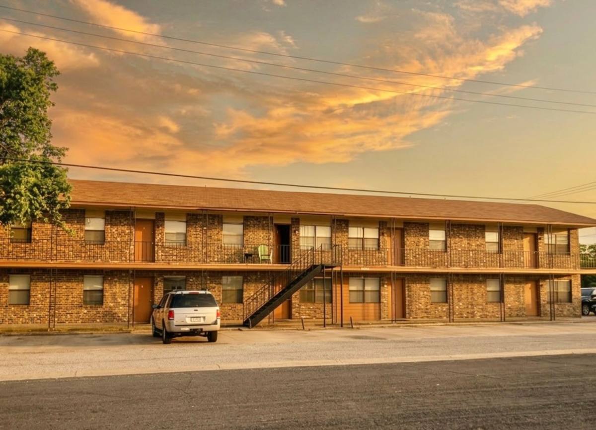 Apartment for rent at 102 E Ave, Copperas Cove, TX 76522