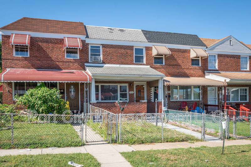 Townhouse for rent at 7484 Rabon Ave, Dundalk, MD 21222