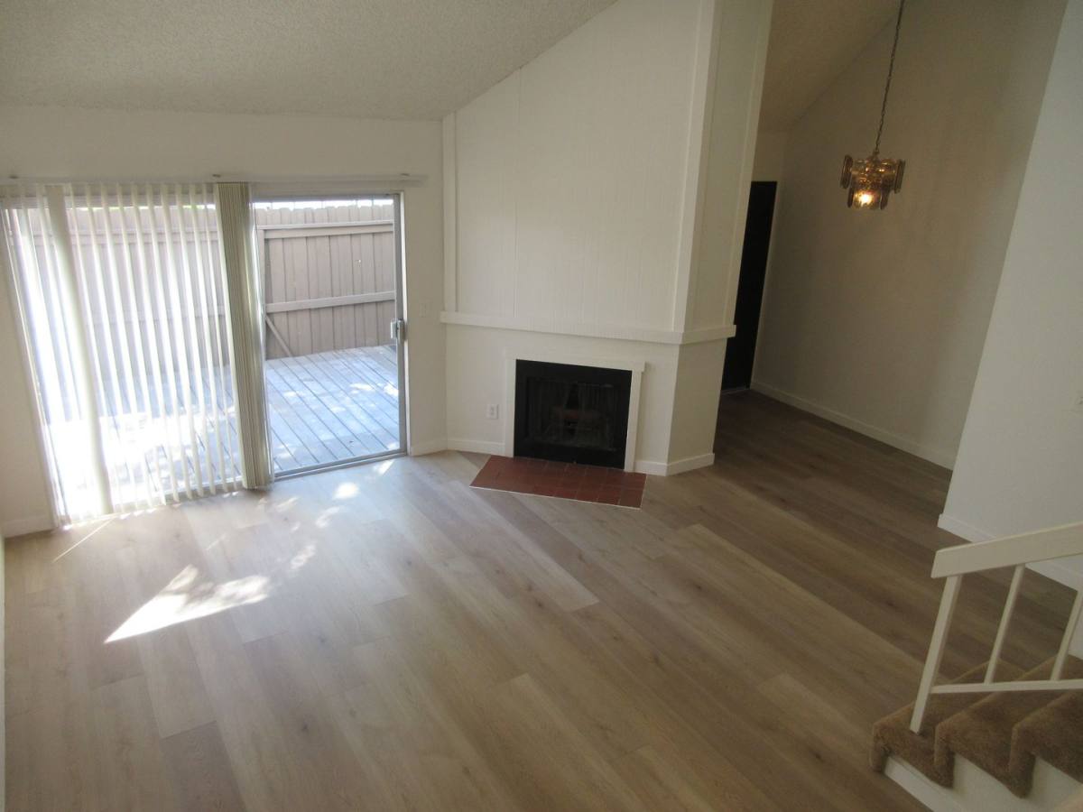 Townhouse for rent at 8865 Independence Ave, Canoga Park, CA 91304