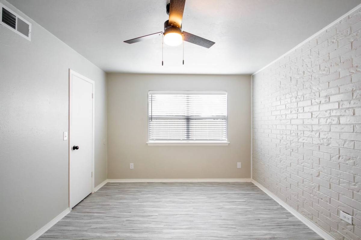Apartment for rent at 917 24th Ave SW, Norman, OK 73069