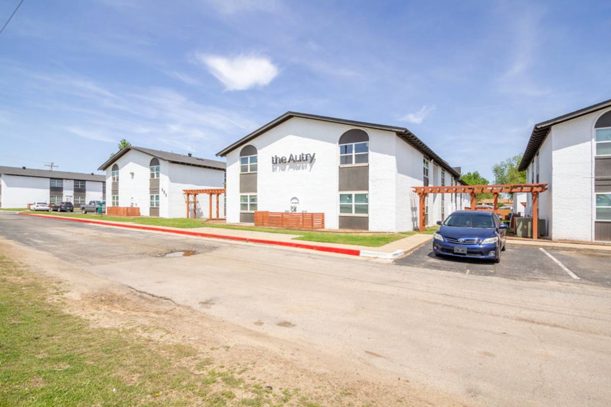 Apartment for rent at 917 24th Ave SW, Norman, OK 73069