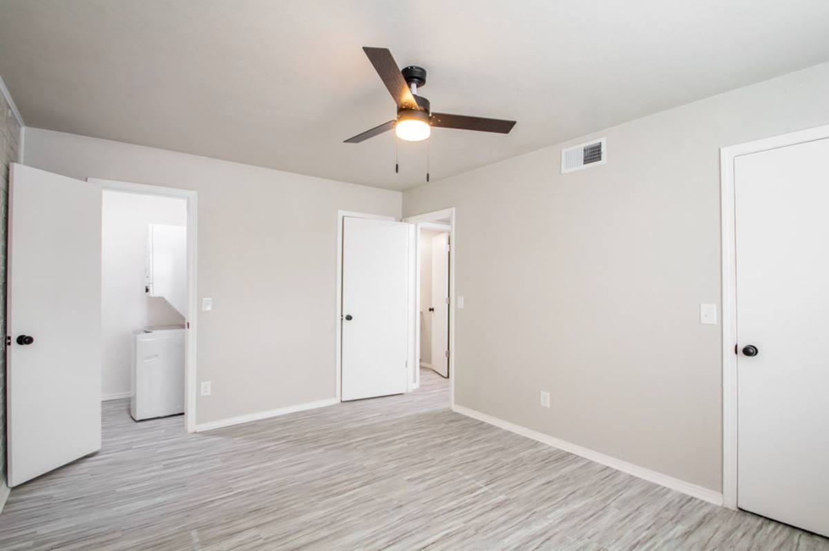 Apartment for rent at 917 24th Ave SW, Norman, OK 73069