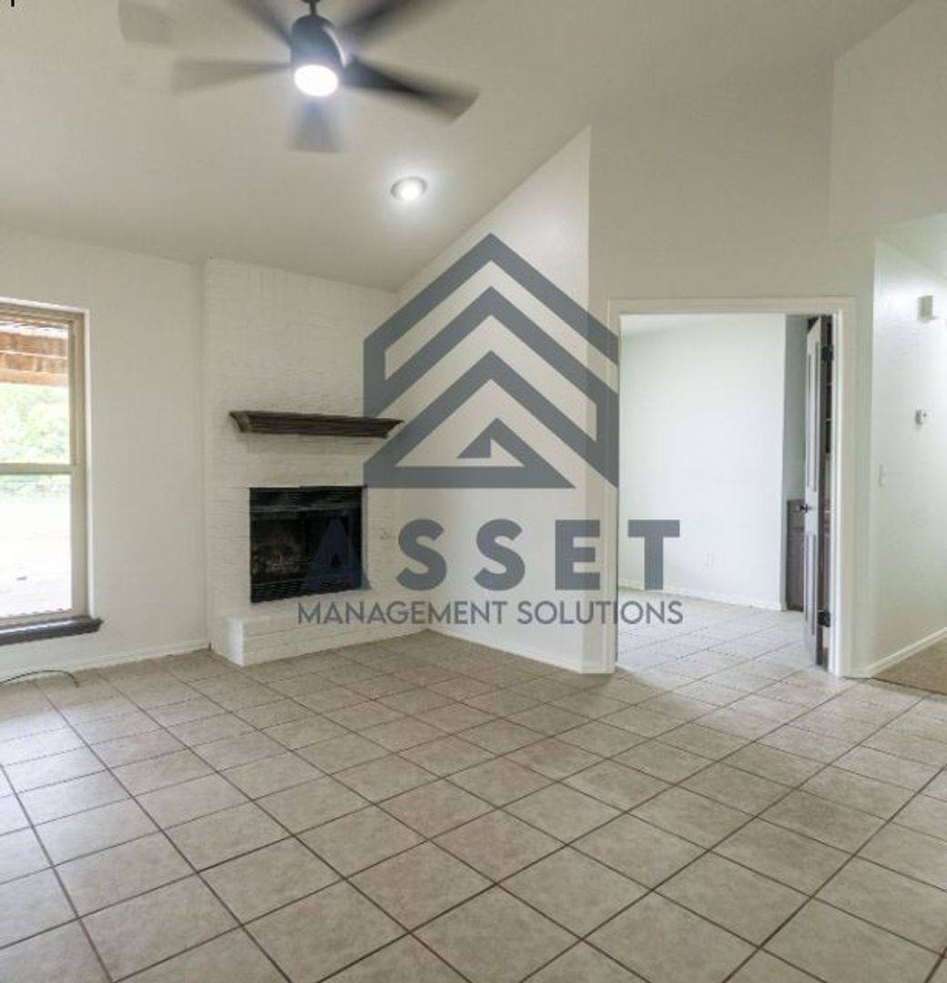 House for rent at 1605 Blessing Court, Norman, OK 73071