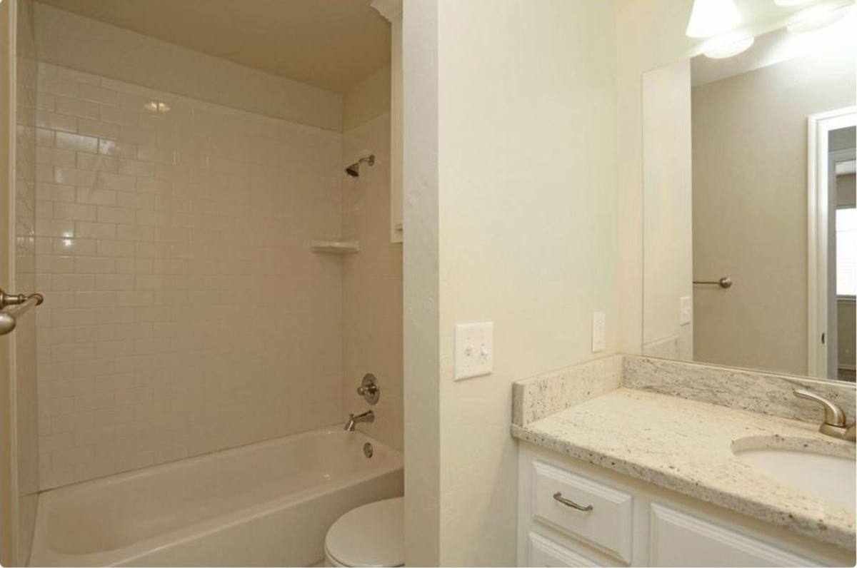 Apartment for rent at 800 Chowning Ave, Edmond, OK 73034