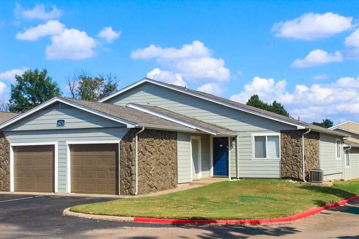 Apartment for rent at 800 Chowning Ave, Edmond, OK 73034