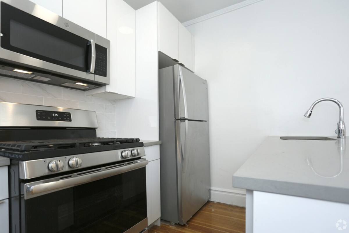 Apartment for rent at 39-41 N Fullerton Ave, Montclair, NJ 07042