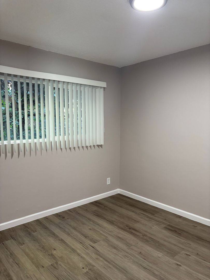 Apartment for rent at 107 E 65th St, Los Angeles, CA 90003