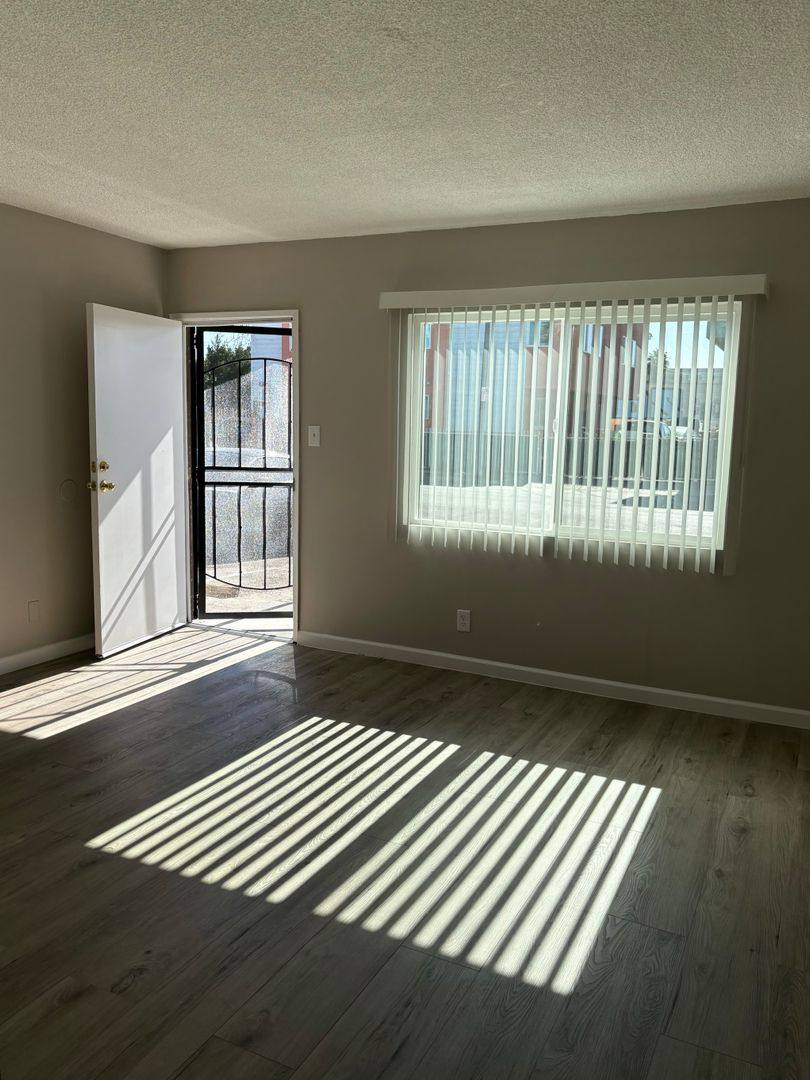 Apartment for rent at 107 E 65th St, Los Angeles, CA 90003