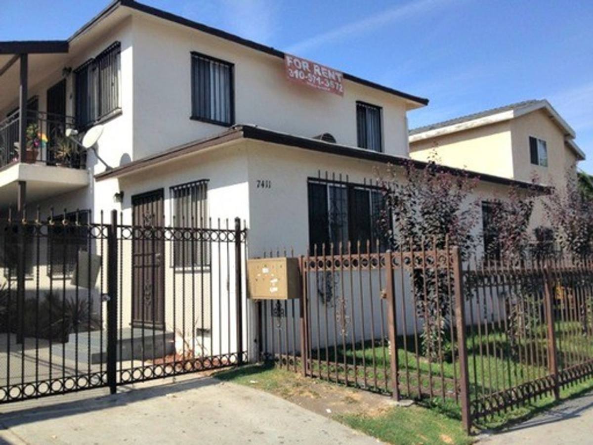 Apartment for rent at 7411 S Hoover St, Los Angeles, CA 90044