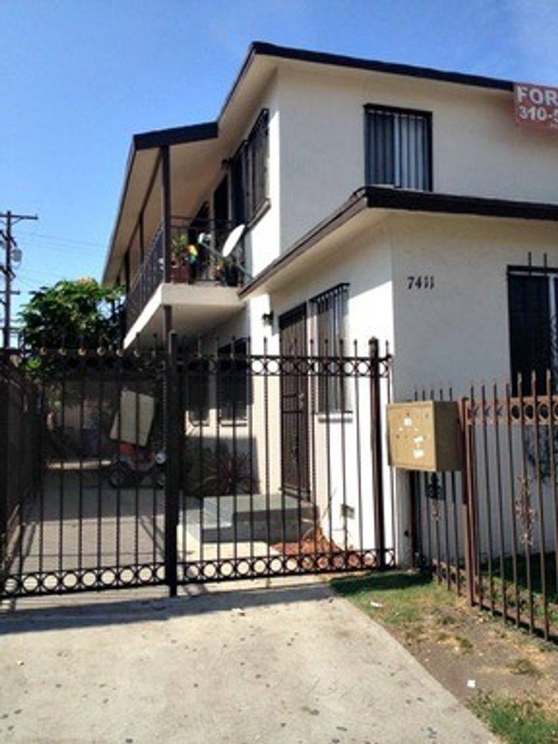 Apartment for rent at 7411 S Hoover St, Los Angeles, CA 90044
