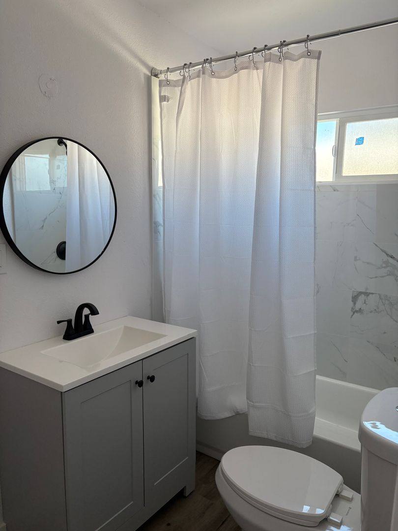 Apartment for rent at 7411 S Hoover St, Los Angeles, CA 90044