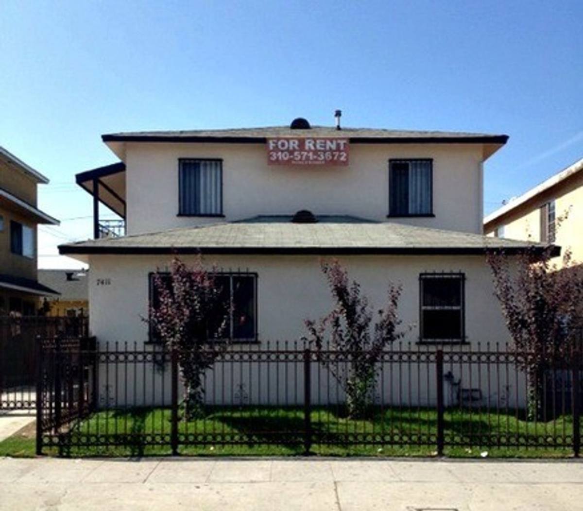 Apartment for rent at 7411 S Hoover St, Los Angeles, CA 90044