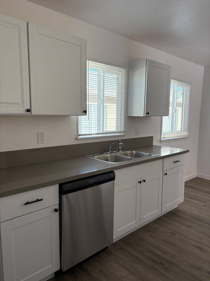 Apartment for rent at 7411 S Hoover St, Los Angeles, CA 90044