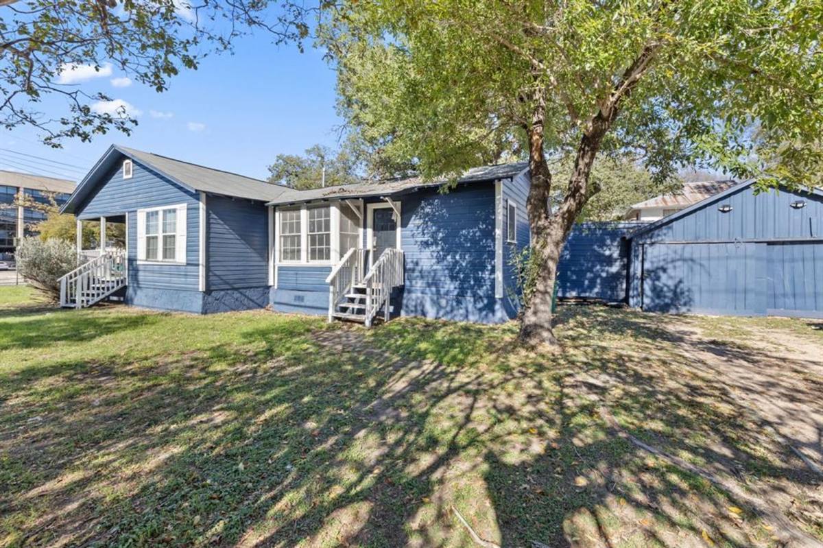 Apartment for rent at 1202 E 29th St, Austin, TX 78722