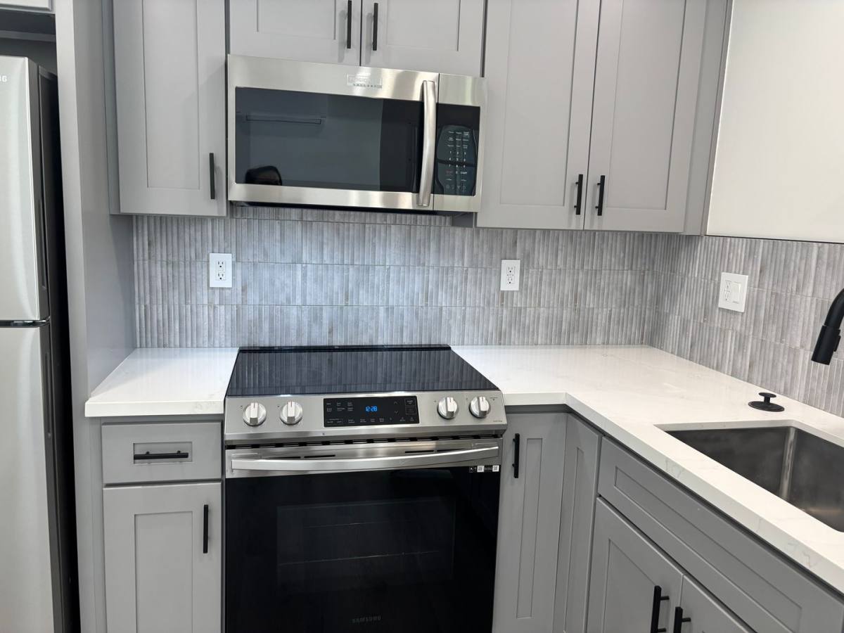 1219-1223 S Lake St, Burbank, CA 91502
