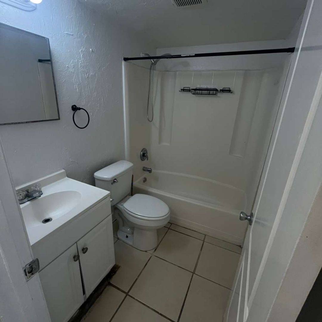 Apartment for rent at 3838 Madison Ave, Fort Myers, FL 33916