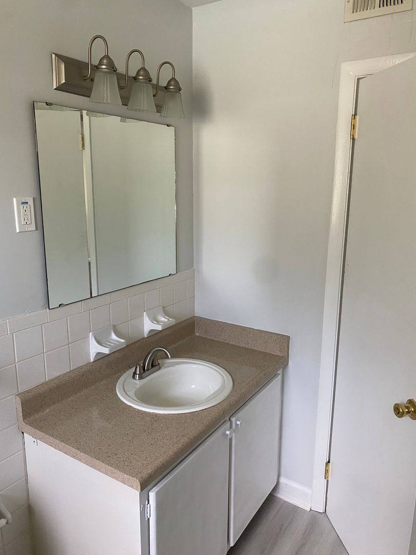 Apartment for rent at 524 W Tharpe St, Tallahassee, FL 32303