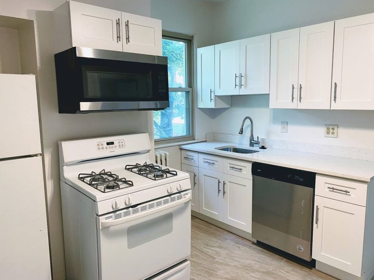 Apartment for rent at 5542 Fair Oaks St, Pittsburgh, PA 15217