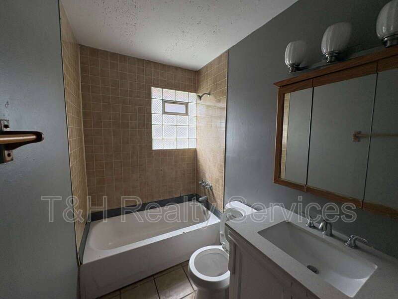 House for rent at 3125 N Gladstone Ave, Indianapolis, IN 46218
