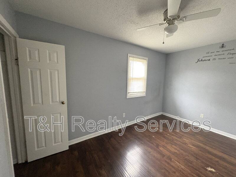House for rent at 3125 N Gladstone Ave, Indianapolis, IN 46218