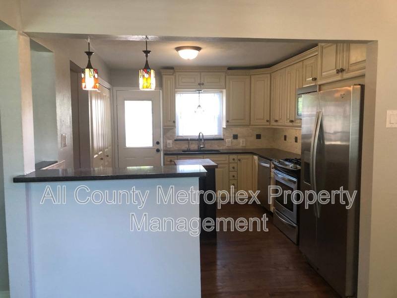 House for rent at 3984 Park Lane, Dallas, TX 75220