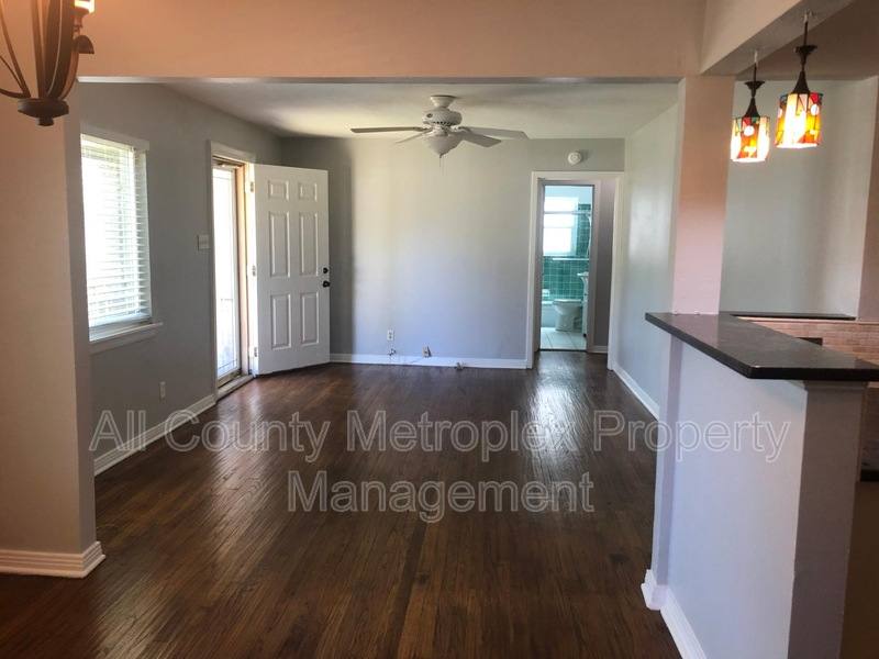 House for rent at 3984 Park Lane, Dallas, TX 75220