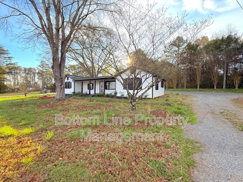 House for rent at 2802 Filbert Highway, Clover, SC 29710